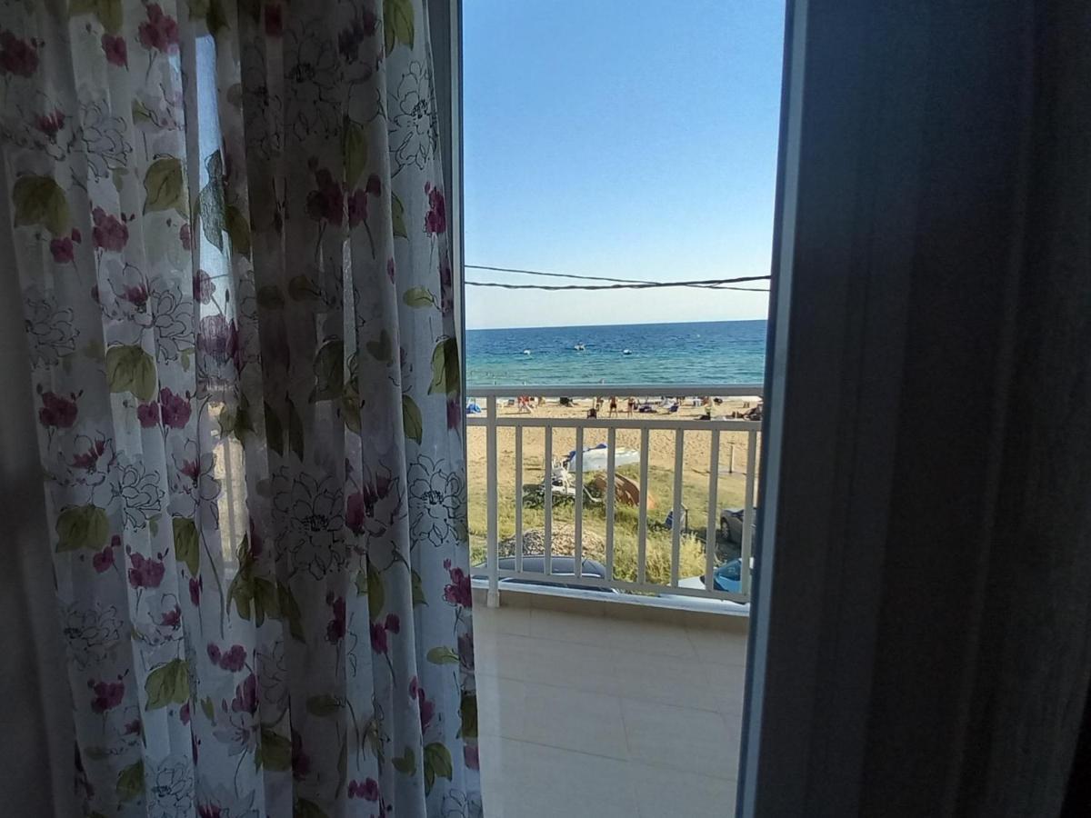 فيلا "Breeze" Front To The Sea - Hakidiki فلوغيتا المظهر الخارجي الصورة